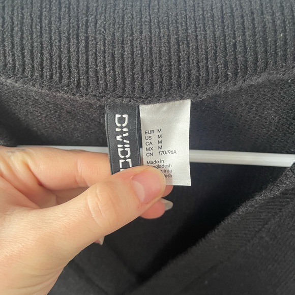 H&M collared sweater - Picture 2 of 2